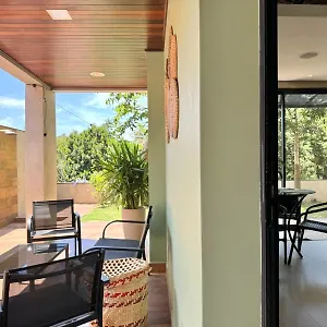  Casa de Férias Ao Mar, Jardim E Em Cabecudas Oka-real Brasil
